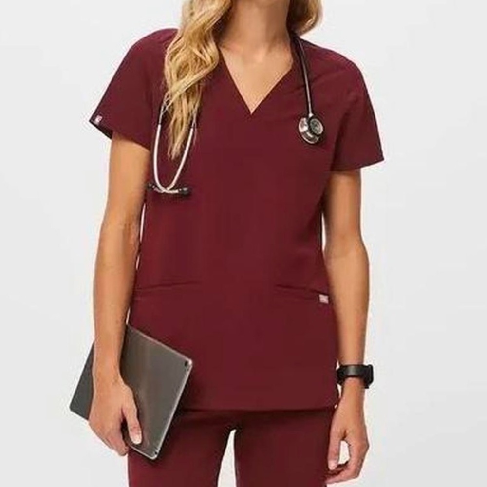Figs Scrub Top Womens XL Burgundy Casma 3 Pocket Short Sleeve Nurse RN